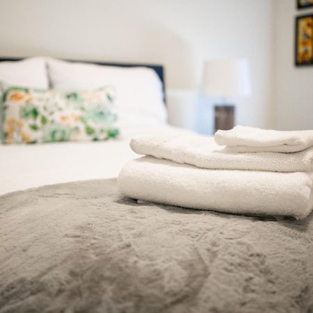 Spacious 3 Bedroom Apartment In Heart Of Niagara Thorold Экстерьер фото