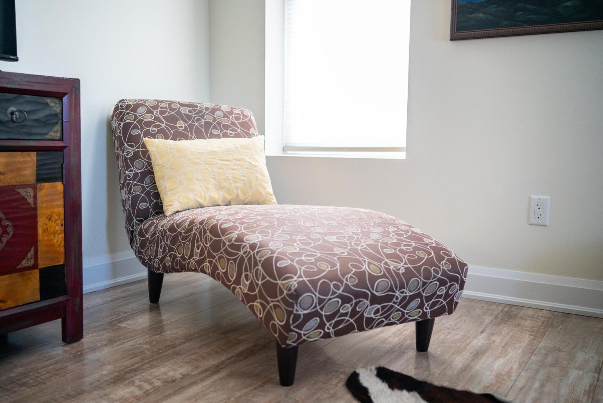 Spacious 3 Bedroom Apartment In Heart Of Niagara Thorold Экстерьер фото