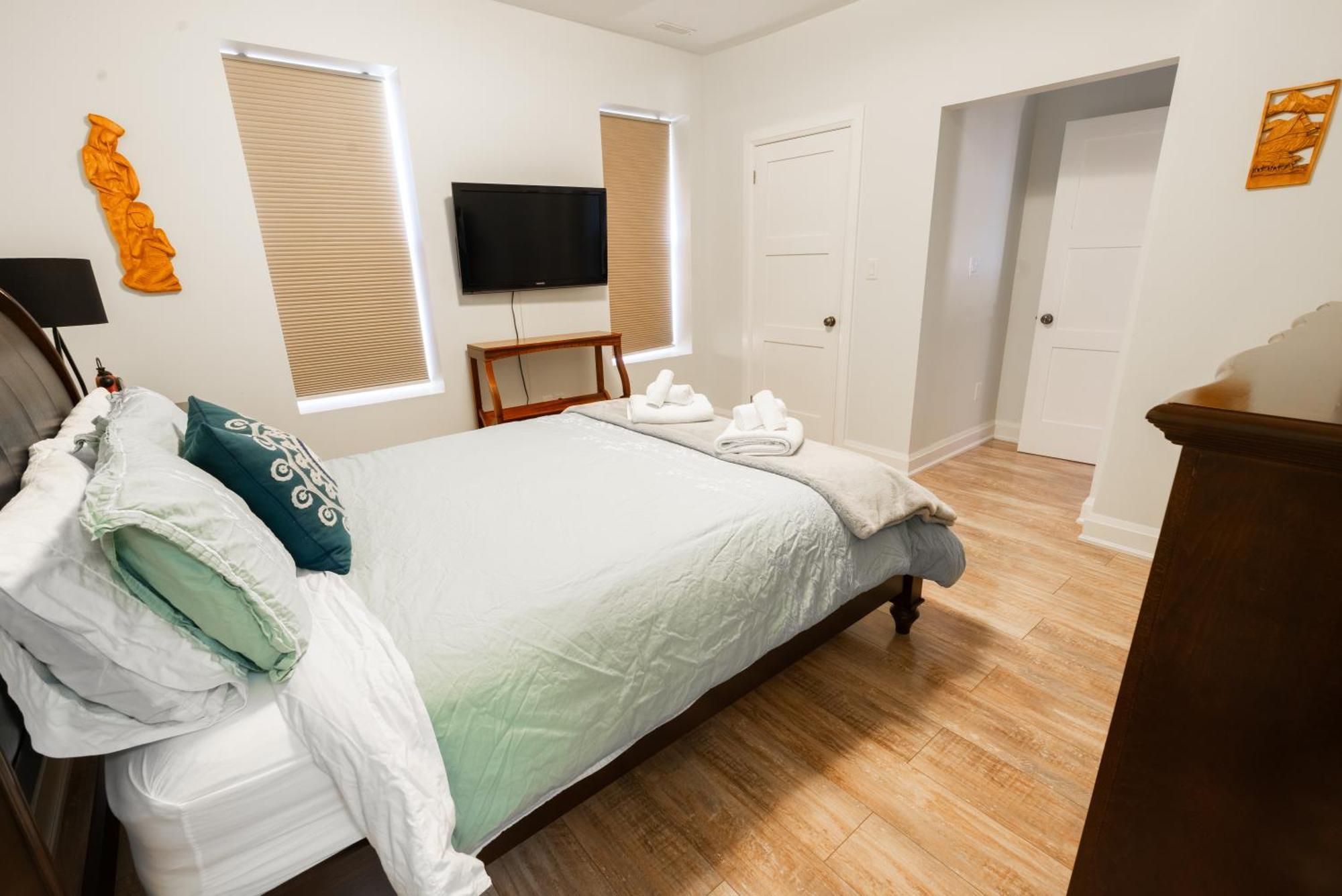 Spacious 3 Bedroom Apartment In Heart Of Niagara Thorold Экстерьер фото