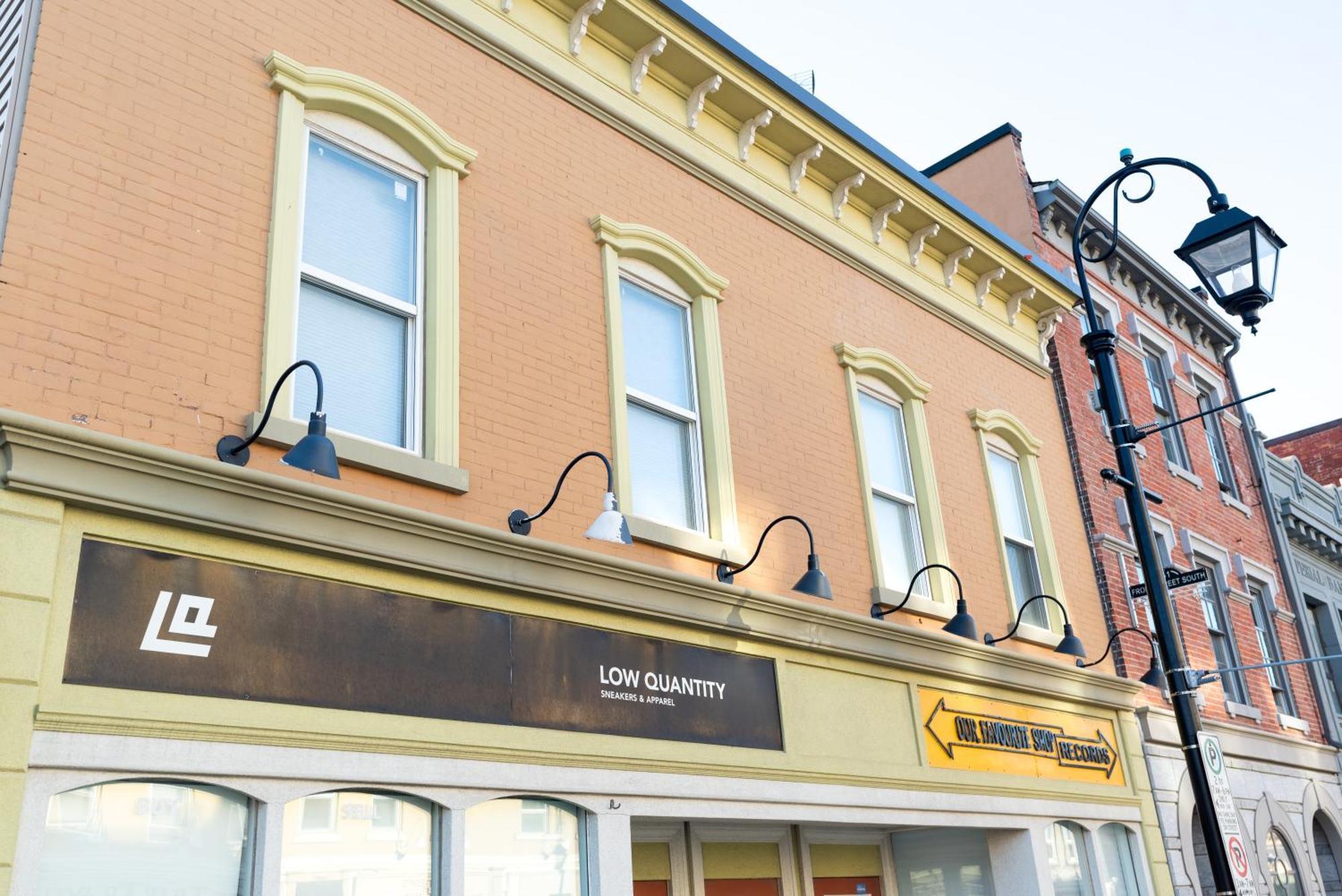 Spacious 3 Bedroom Apartment In Heart Of Niagara Thorold Экстерьер фото