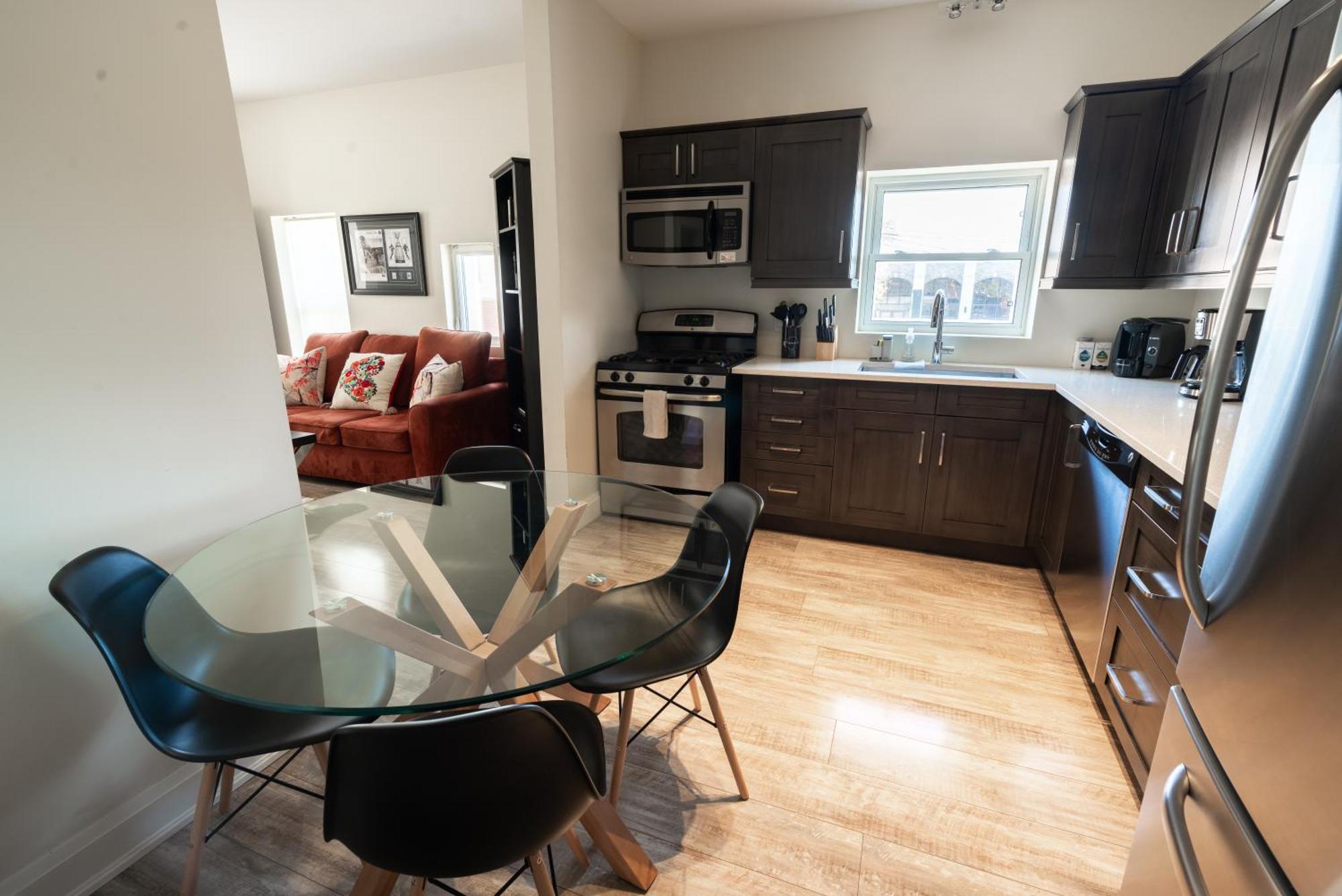 Spacious 3 Bedroom Apartment In Heart Of Niagara Thorold Экстерьер фото
